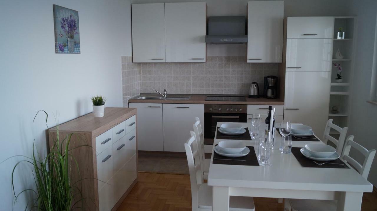 Schoenes Ferienhaus Direkt Am Meer Стоморска Экстерьер фото